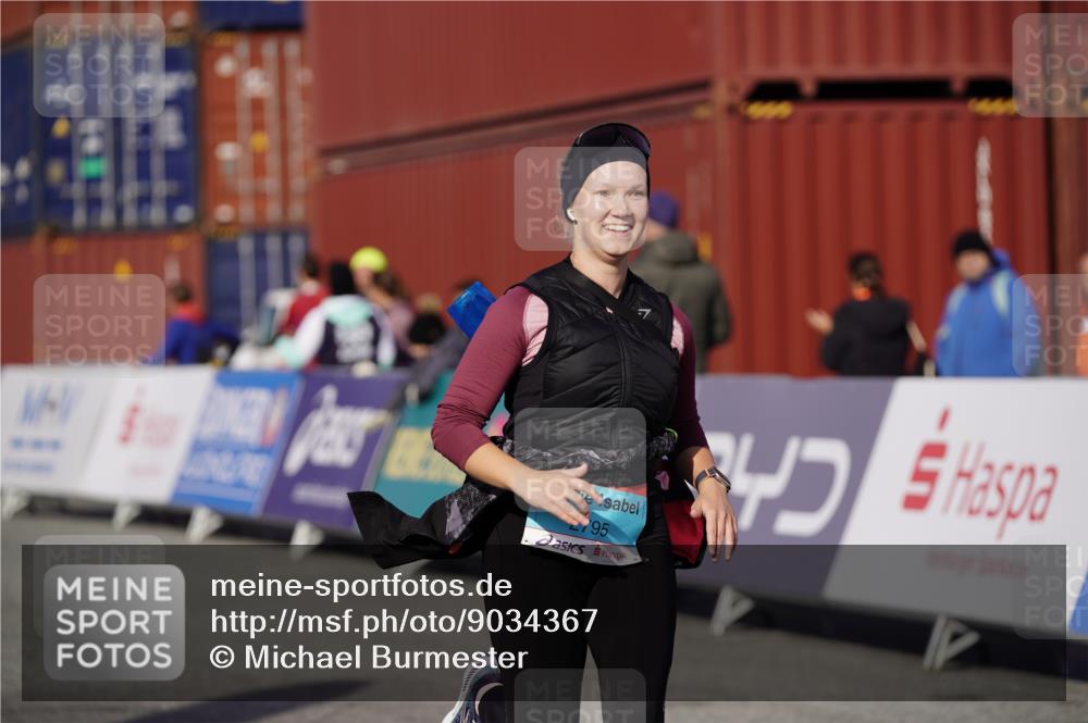 03.10.2025 - Köhlbrandbrückenlauf Michael Burmester http://msf.ph/oto/9034367 03.10.2025 10:43:20 Ziel 2795 meine-sportfotos.de