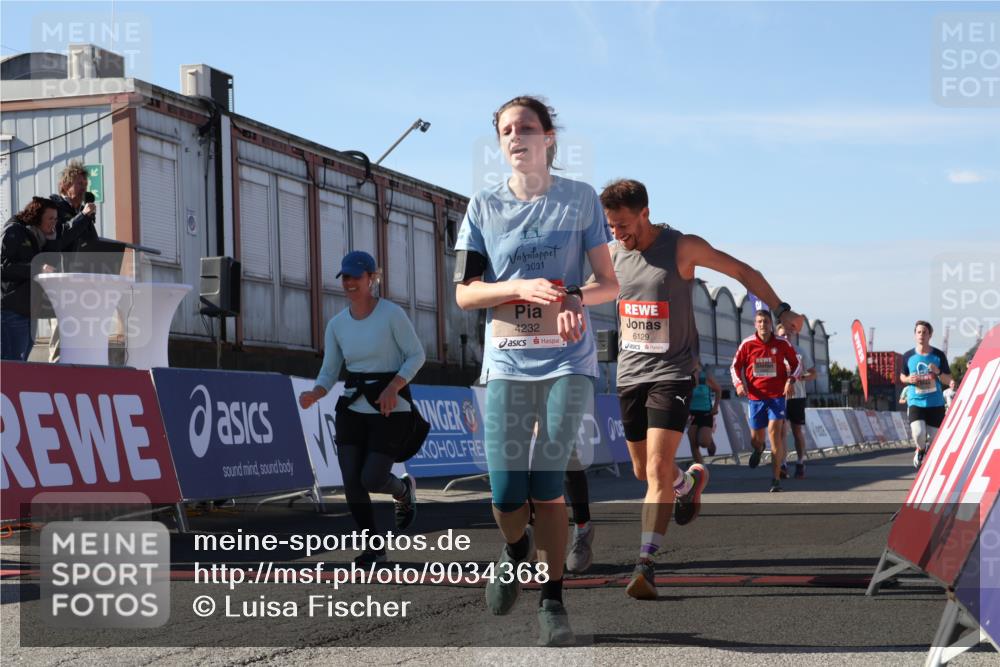 03.10.2025 - Köhlbrandbrückenlauf Luisa Fischer http://msf.ph/oto/9034368 03.10.2025 13:14:58 Ziel 4224, 4232, 4244, 4282, 4406, 4784, 4890, 5054, 5173, 5525, 5535, 5737, 5760, 5761, 5814, 6017, 6128, 6129, 6293, 6344, 6454, 6815 meine-sportfotos.de