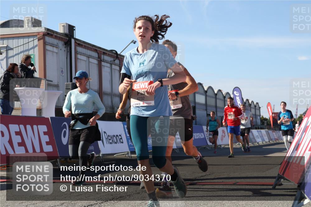 03.10.2025 - Köhlbrandbrückenlauf Luisa Fischer http://msf.ph/oto/9034370 03.10.2025 13:14:58 Ziel 4224, 4232, 4244, 4282, 4406, 4784, 4890, 5054, 5173, 5525, 5535, 5737, 5760, 5761, 5814, 6017, 6128, 6129, 6293, 6344, 6454, 6815 meine-sportfotos.de