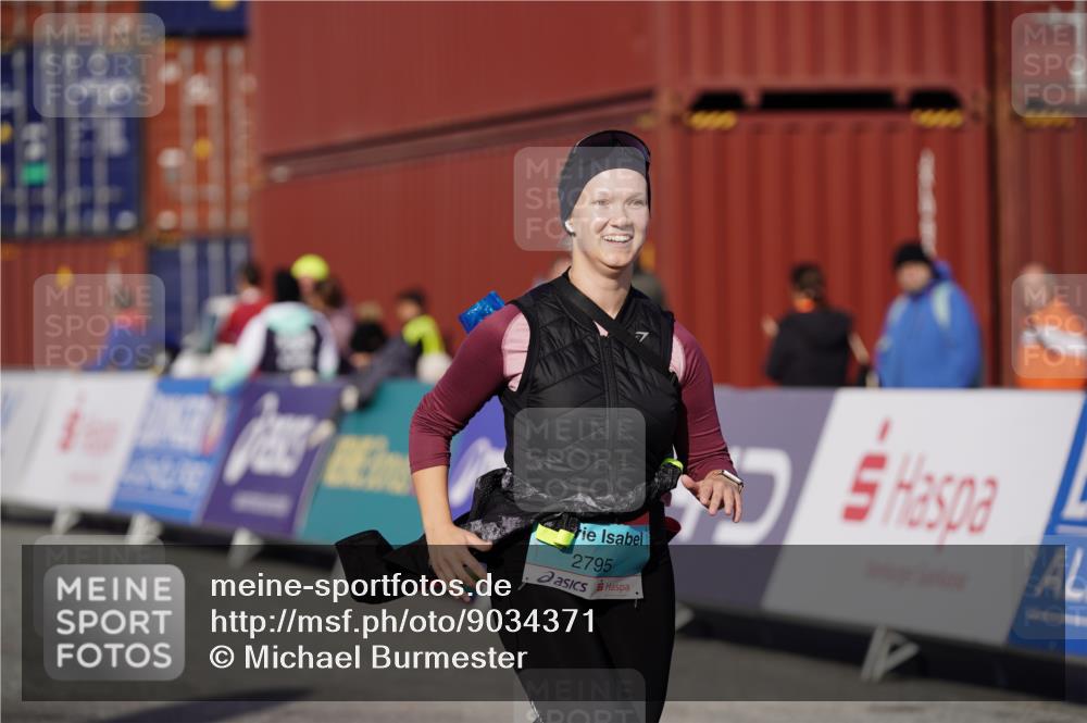 03.10.2025 - Köhlbrandbrückenlauf Michael Burmester http://msf.ph/oto/9034371 03.10.2025 10:43:20 Ziel 2795 meine-sportfotos.de