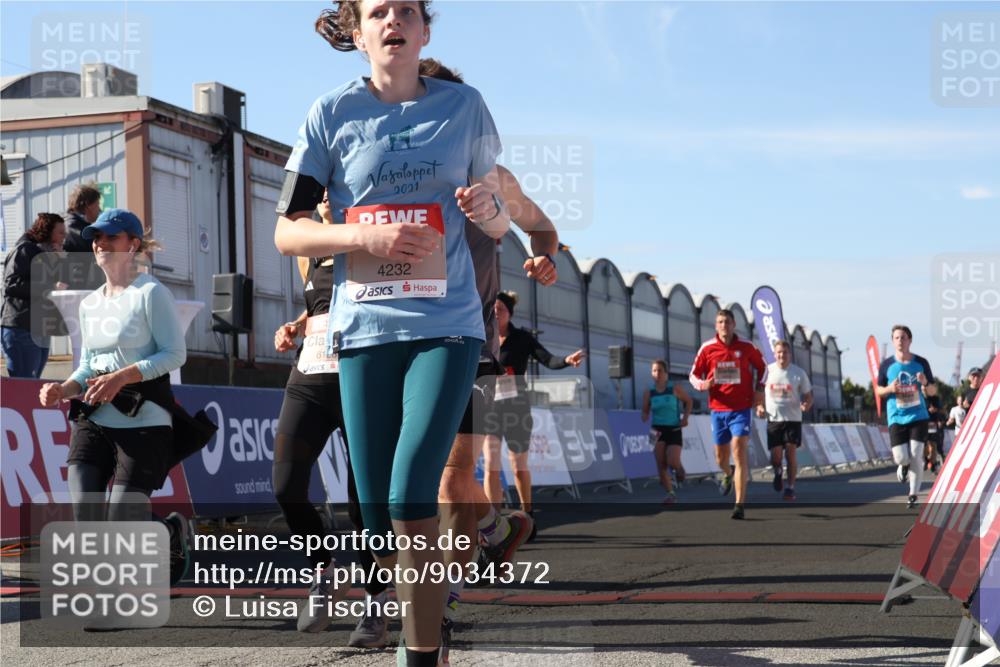03.10.2025 - Köhlbrandbrückenlauf Luisa Fischer http://msf.ph/oto/9034372 03.10.2025 13:14:58 Ziel 4224, 4232, 4244, 4282, 4406, 4784, 4890, 5054, 5173, 5525, 5535, 5737, 5760, 5761, 5814, 6017, 6128, 6129, 6293, 6344, 6454, 6815 meine-sportfotos.de