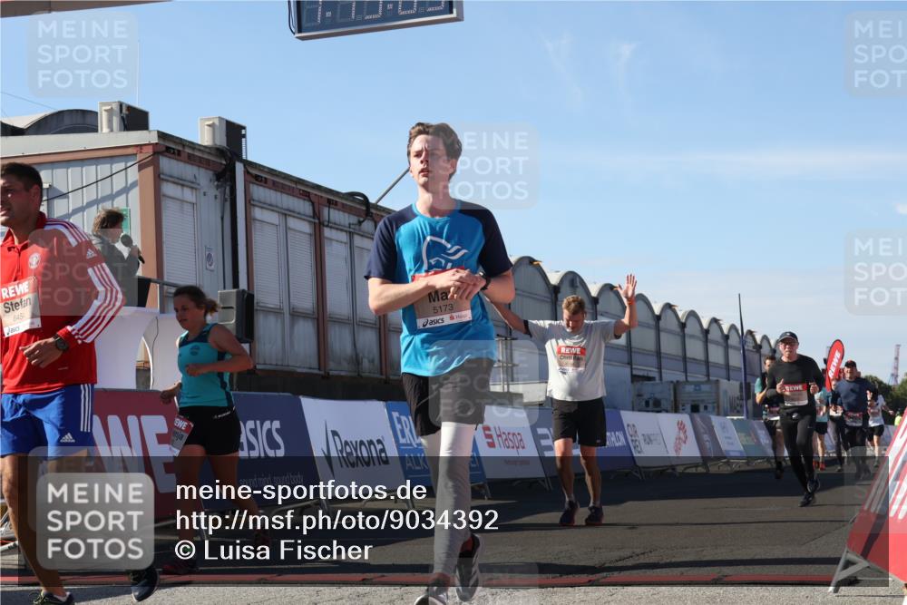 03.10.2025 - Köhlbrandbrückenlauf Luisa Fischer http://msf.ph/oto/9034392 03.10.2025 13:15:02 Ziel 4090, 4232, 4244, 4282, 4406, 4784, 5054, 5173, 5737, 6017, 6128, 6129, 6189, 6293, 6454, 6810, 6815 meine-sportfotos.de