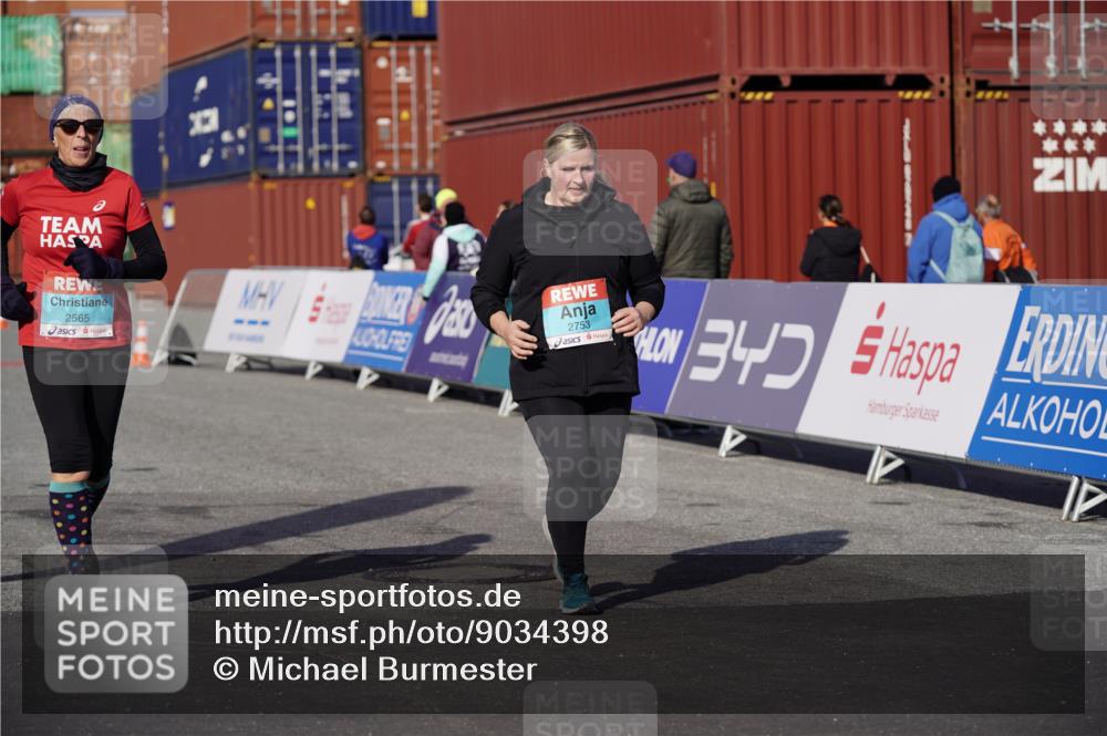 03.10.2025 - Köhlbrandbrückenlauf Michael Burmester http://msf.ph/oto/9034398 03.10.2025 10:43:34 Ziel 2425, 2565, 2753 meine-sportfotos.de