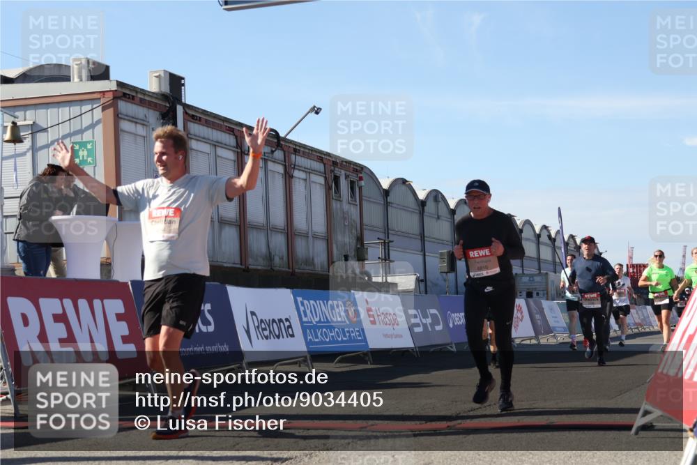 03.10.2025 - Köhlbrandbrückenlauf Luisa Fischer http://msf.ph/oto/9034405 03.10.2025 13:15:04 Ziel 4090, 4232, 4244, 4282, 4406, 4784, 5054, 5173, 5186, 5737, 6017, 6128, 6129, 6189, 6249, 6252, 6293, 6454, 6810, 6815 meine-sportfotos.de
