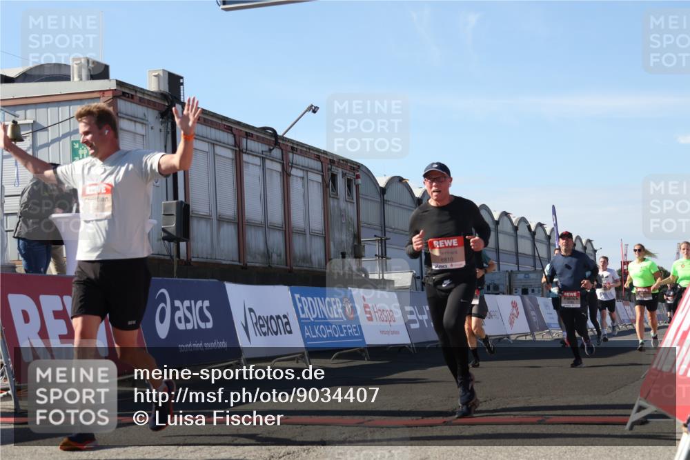 03.10.2025 - Köhlbrandbrückenlauf Luisa Fischer http://msf.ph/oto/9034407 03.10.2025 13:15:05 Ziel 4090, 4232, 4244, 4282, 4406, 4784, 5054, 5173, 5186, 5737, 6017, 6128, 6129, 6189, 6249, 6252, 6293, 6370, 6454, 6591, 6810, 6815 meine-sportfotos.de