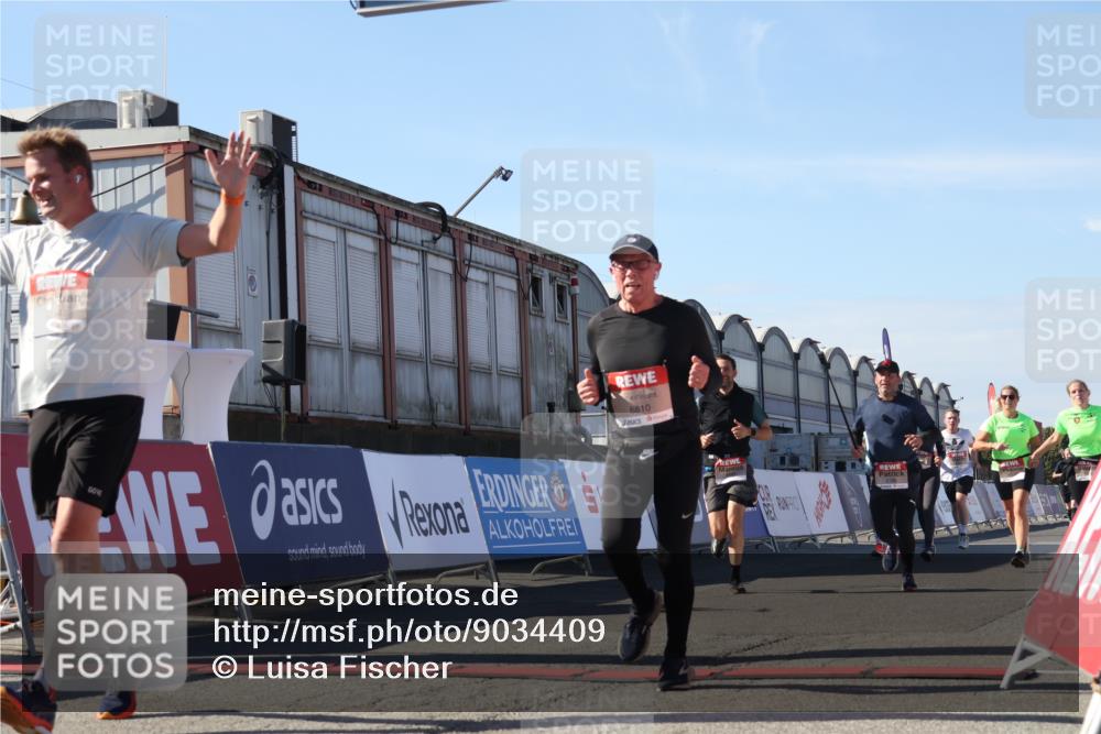 03.10.2025 - Köhlbrandbrückenlauf Luisa Fischer http://msf.ph/oto/9034409 03.10.2025 13:15:05 Ziel 4090, 4232, 4244, 4282, 4406, 4784, 5054, 5173, 5186, 5737, 6017, 6128, 6129, 6189, 6249, 6252, 6293, 6370, 6454, 6591, 6810, 6815 meine-sportfotos.de