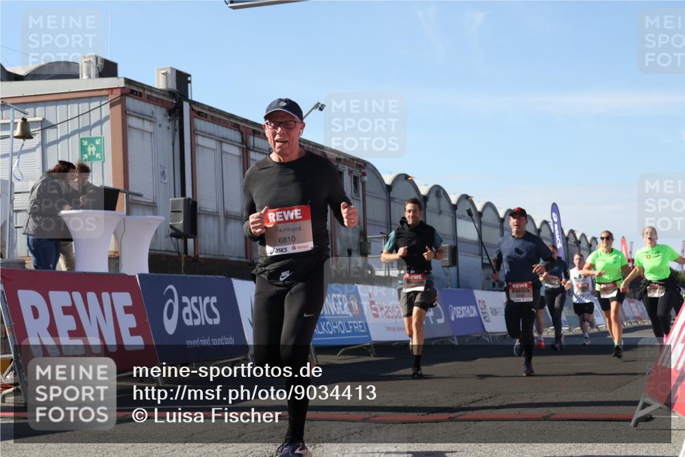 03.10.2025 - Köhlbrandbrückenlauf Luisa Fischer http://msf.ph/oto/9034413 03.10.2025 13:15:06 Ziel 4090, 4232, 4244, 4282, 4784, 5173, 5186, 5737, 6017, 6128, 6129, 6189, 6249, 6252, 6370, 6454, 6591, 6810, 6815 meine-sportfotos.de