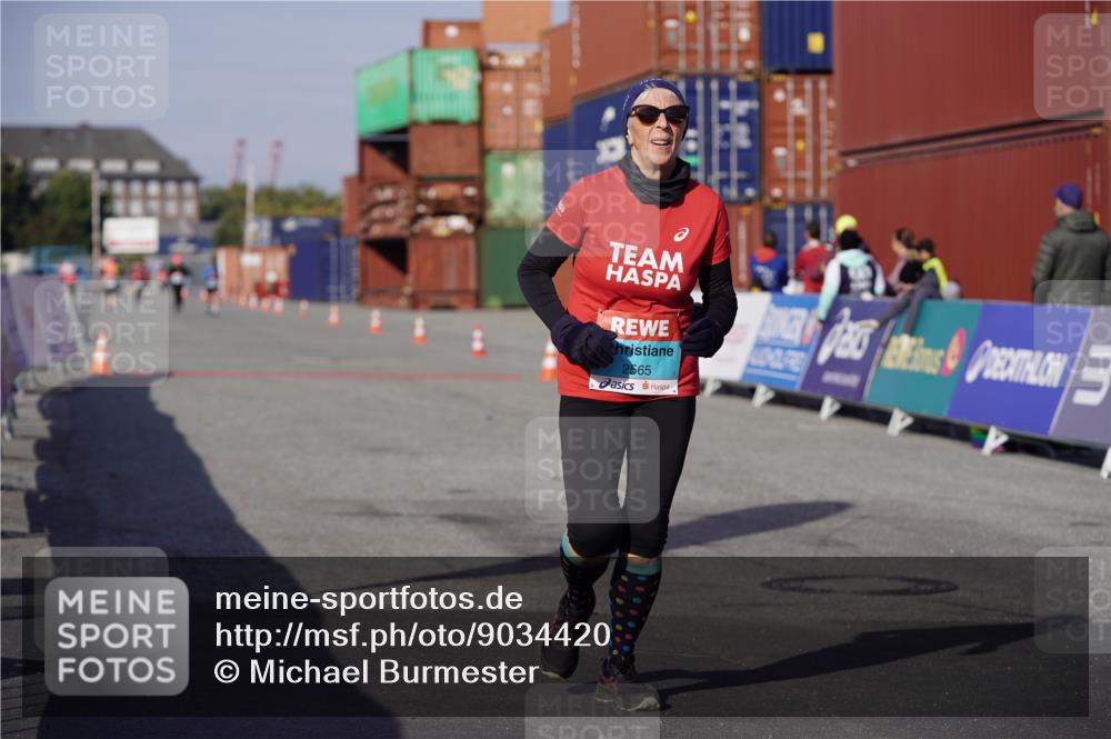 03.10.2025 - Köhlbrandbrückenlauf Michael Burmester http://msf.ph/oto/9034420 03.10.2025 10:43:35 Ziel 2425, 2565, 2753 meine-sportfotos.de