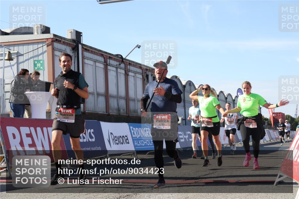 03.10.2025 - Köhlbrandbrückenlauf Luisa Fischer http://msf.ph/oto/9034423 03.10.2025 13:15:07 Ziel 4090, 4232, 4244, 4282, 4784, 5173, 5186, 5737, 6017, 6128, 6129, 6189, 6249, 6252, 6370, 6454, 6591, 6810 meine-sportfotos.de