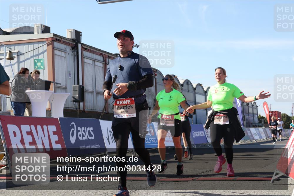 03.10.2025 - Köhlbrandbrückenlauf Luisa Fischer http://msf.ph/oto/9034428 03.10.2025 13:15:08 Ziel 4090, 4232, 4244, 4282, 4784, 5173, 5186, 5737, 6128, 6129, 6189, 6249, 6252, 6370, 6454, 6591, 6810 meine-sportfotos.de