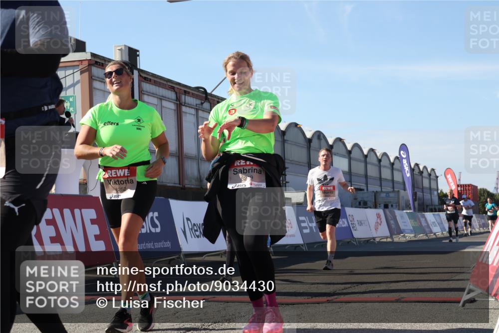 03.10.2025 - Köhlbrandbrückenlauf Luisa Fischer http://msf.ph/oto/9034430 03.10.2025 13:15:09 Ziel 4090, 4244, 4282, 4784, 5173, 5186, 5737, 6128, 6189, 6249, 6252, 6370, 6454, 6591, 6810 meine-sportfotos.de