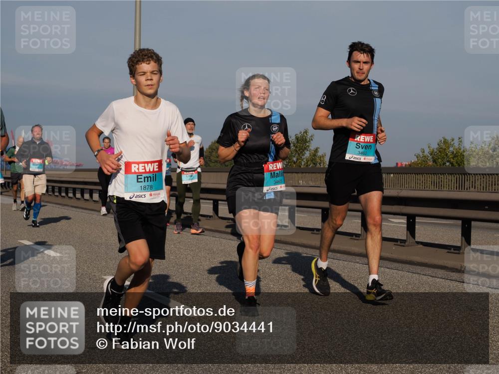 03.10.2025 - Köhlbrandbrückenlauf Fabian Wolf http://msf.ph/oto/9034441 03.10.2025 09:48:40 Position 3 1878, 3465, 3462 meine-sportfotos.de