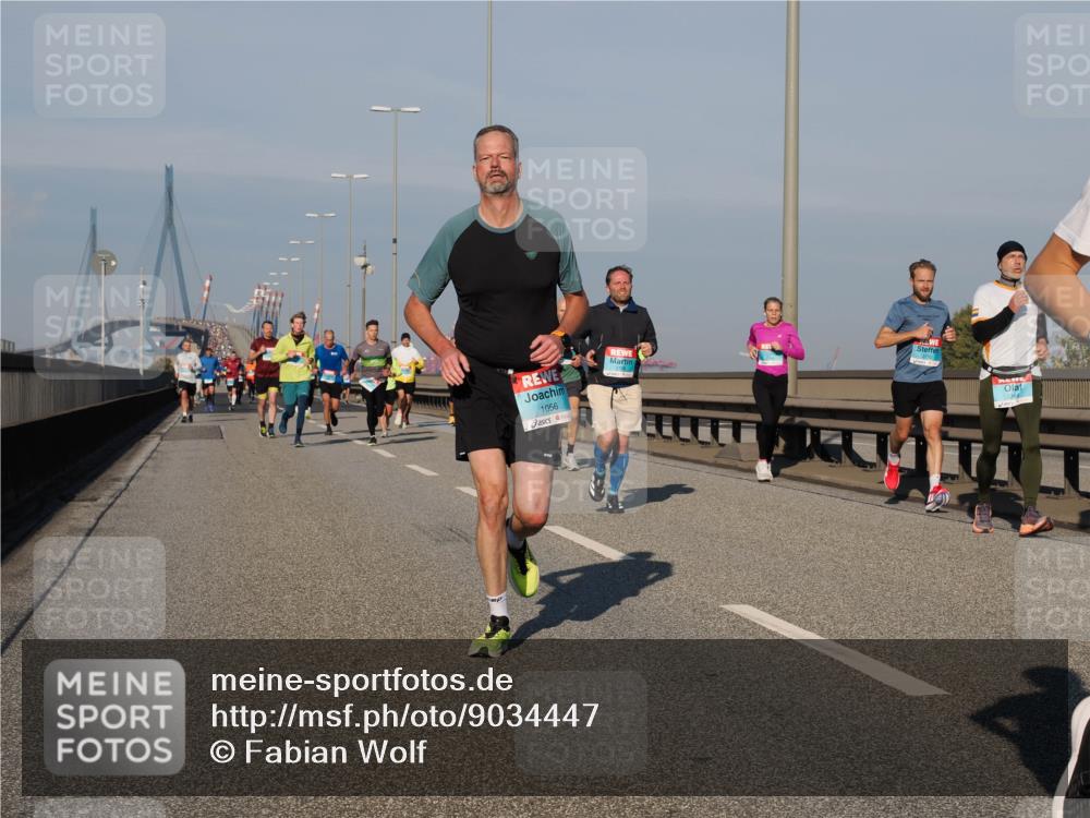 03.10.2025 - Köhlbrandbrückenlauf Fabian Wolf http://msf.ph/oto/9034447 03.10.2025 09:48:41 Position 3 1056 meine-sportfotos.de