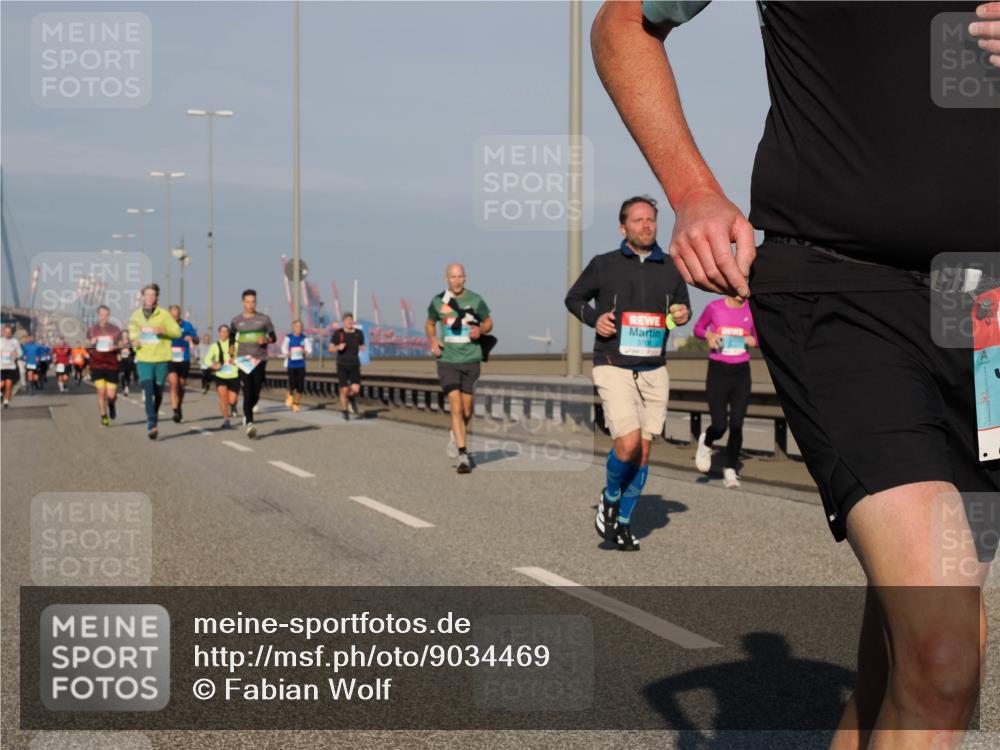 03.10.2025 - Köhlbrandbrückenlauf Fabian Wolf http://msf.ph/oto/9034469 03.10.2025 09:48:43 Position 3 3 meine-sportfotos.de