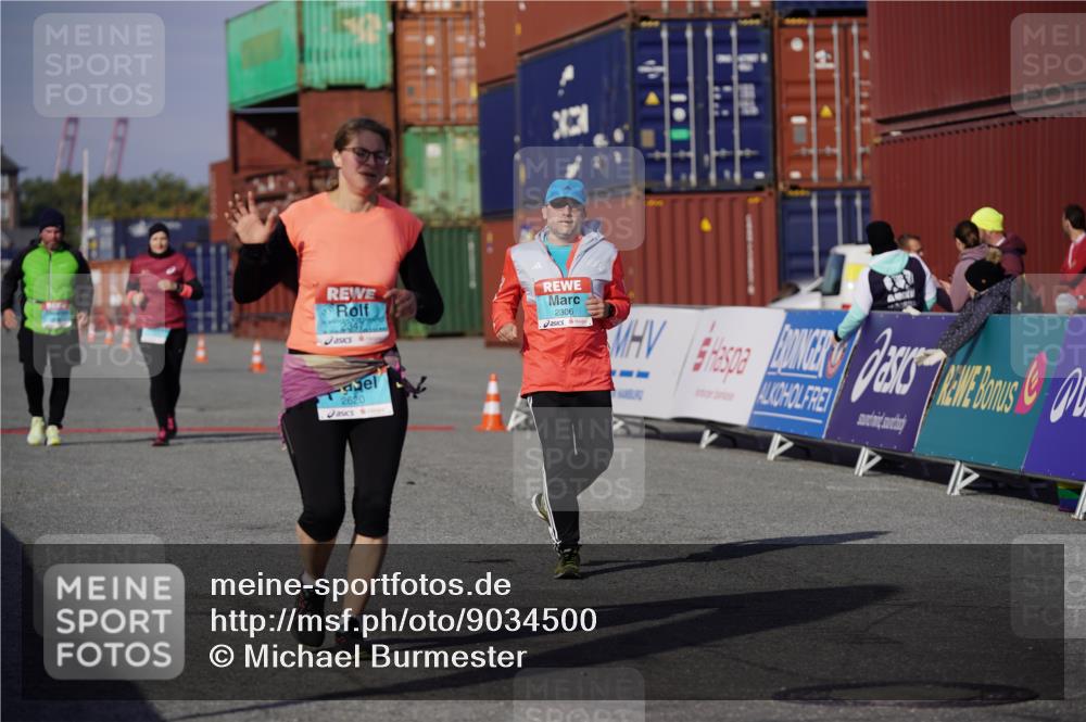 03.10.2025 - Köhlbrandbrückenlauf Michael Burmester http://msf.ph/oto/9034500 03.10.2025 10:44:20 Ziel 2306, 2517, 2545, 2620 meine-sportfotos.de