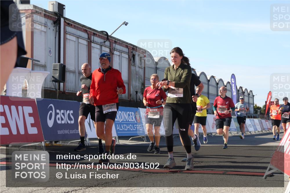 03.10.2025 - Köhlbrandbrückenlauf Luisa Fischer http://msf.ph/oto/9034502 03.10.2025 13:15:35 Ziel 4031, 4210, 4267, 4399, 4421, 4577, 4678, 4704, 4797, 4803, 4871, 4958, 4962, 5309, 5768, 5942, 6019, 6535, 6772 meine-sportfotos.de
