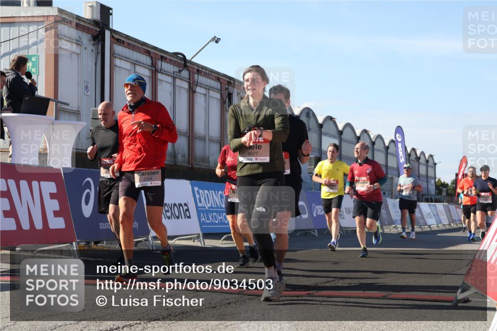 03.10.2025 - Köhlbrandbrückenlauf Luisa Fischer http://msf.ph/oto/9034503 03.10.2025 13:15:36 Ziel 4031, 4210, 4267, 4399, 4421, 4577, 4604, 4678, 4704, 4797, 4803, 4871, 4958, 4962, 5309, 5768, 5942, 6019, 6535, 6772 meine-sportfotos.de