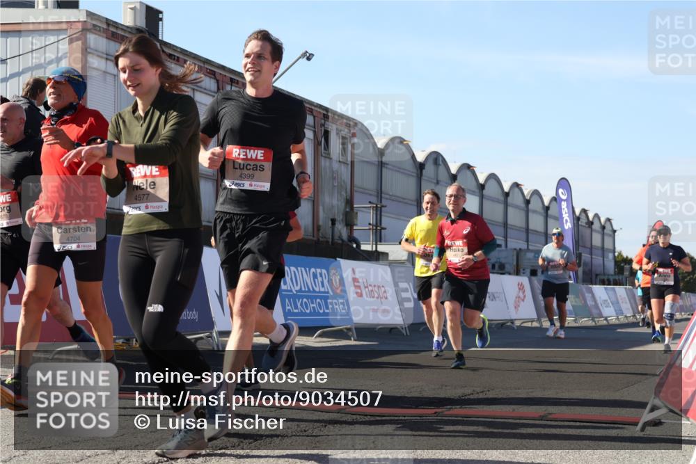 03.10.2025 - Köhlbrandbrückenlauf Luisa Fischer http://msf.ph/oto/9034507 03.10.2025 13:15:36 Ziel 4031, 4210, 4267, 4399, 4421, 4577, 4604, 4678, 4704, 4797, 4803, 4871, 4958, 4962, 5309, 5768, 5942, 6019, 6535, 6772 meine-sportfotos.de