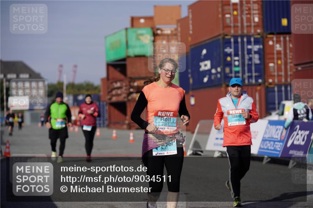 03.10.2025 - Köhlbrandbrückenlauf Michael Burmester http://msf.ph/oto/9034511 03.10.2025 10:44:21 Ziel 2306, 2517, 2545, 2620 meine-sportfotos.de