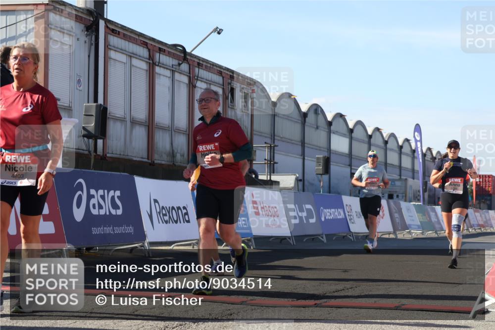 03.10.2025 - Köhlbrandbrückenlauf Luisa Fischer http://msf.ph/oto/9034514 03.10.2025 13:15:38 Ziel 4210, 4267, 4399, 4421, 4577, 4604, 4678, 4704, 4797, 4803, 4871, 4958, 4962, 5309, 5768, 5942, 6019, 6112, 6772 meine-sportfotos.de