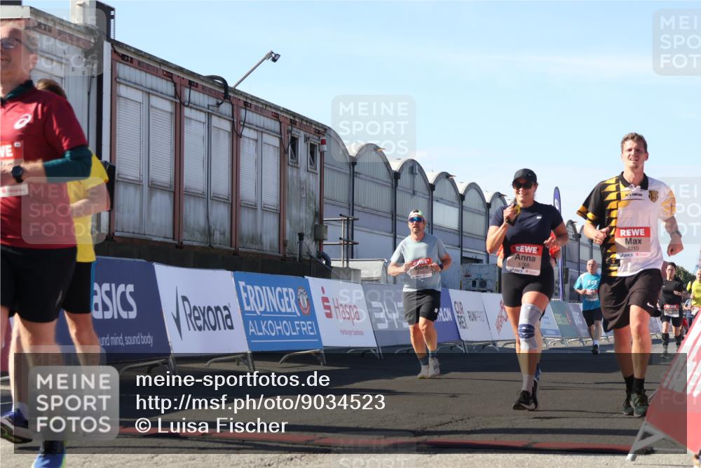 03.10.2025 - Köhlbrandbrückenlauf Luisa Fischer http://msf.ph/oto/9034523 03.10.2025 13:15:39 Ziel 4210, 4267, 4399, 4421, 4577, 4604, 4678, 4704, 4797, 4803, 4871, 4885, 4958, 4962, 5309, 5768, 5942, 6019, 6112 meine-sportfotos.de