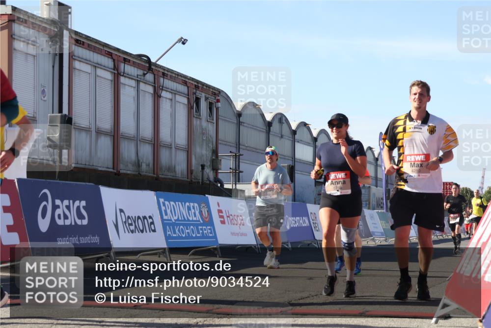 03.10.2025 - Köhlbrandbrückenlauf Luisa Fischer http://msf.ph/oto/9034524 03.10.2025 13:15:39 Ziel 4210, 4267, 4399, 4421, 4577, 4604, 4678, 4704, 4797, 4803, 4871, 4885, 4958, 4962, 5309, 5768, 5942, 6019, 6112 meine-sportfotos.de