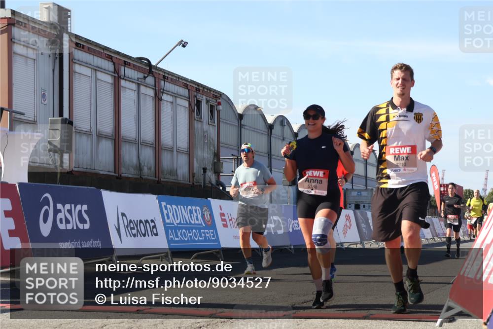 03.10.2025 - Köhlbrandbrückenlauf Luisa Fischer http://msf.ph/oto/9034527 03.10.2025 13:15:40 Ziel 4210, 4267, 4399, 4421, 4577, 4604, 4678, 4704, 4797, 4803, 4871, 4885, 4958, 4962, 5768, 5800, 5942, 6019, 6112 meine-sportfotos.de