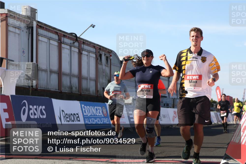 03.10.2025 - Köhlbrandbrückenlauf Luisa Fischer http://msf.ph/oto/9034529 03.10.2025 13:15:40 Ziel 4210, 4267, 4399, 4421, 4577, 4604, 4678, 4704, 4797, 4803, 4871, 4885, 4958, 4962, 5768, 5800, 5942, 6019, 6112 meine-sportfotos.de