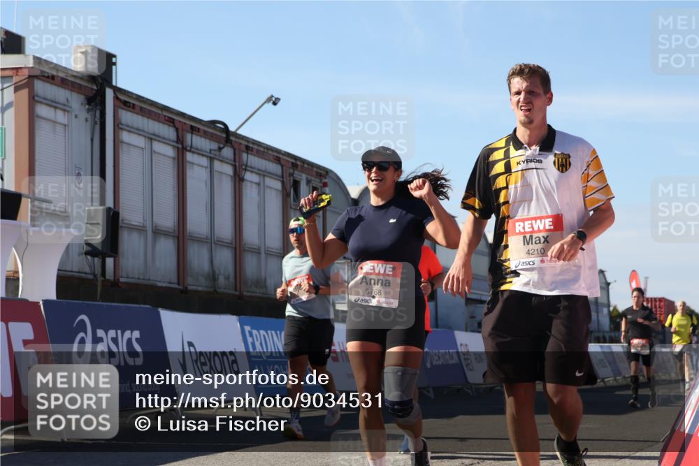 03.10.2025 - Köhlbrandbrückenlauf Luisa Fischer http://msf.ph/oto/9034531 03.10.2025 13:15:40 Ziel 4210, 4267, 4399, 4421, 4577, 4604, 4678, 4704, 4797, 4803, 4871, 4885, 4958, 4962, 5768, 5800, 5942, 6019, 6112 meine-sportfotos.de