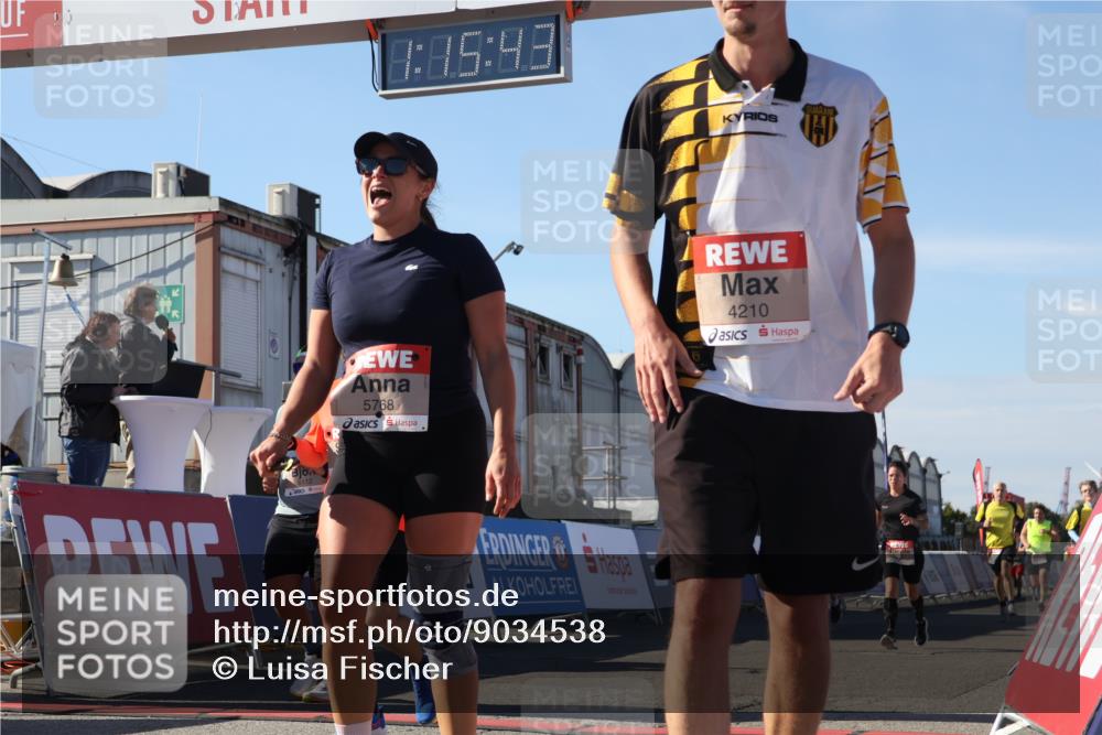 03.10.2025 - Köhlbrandbrückenlauf Luisa Fischer http://msf.ph/oto/9034538 03.10.2025 13:15:42 Ziel 4210, 4399, 4421, 4577, 4604, 4678, 4704, 4797, 4803, 4871, 4885, 4958, 5768, 5800, 5801, 5942, 6112, 6536 meine-sportfotos.de