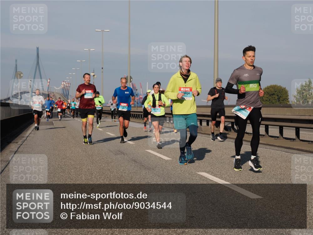 03.10.2025 - Köhlbrandbrückenlauf Fabian Wolf http://msf.ph/oto/9034544 03.10.2025 09:48:48 Position 3 60, 311 meine-sportfotos.de