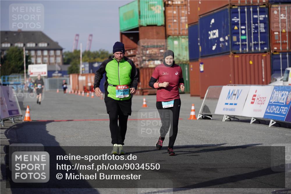 03.10.2025 - Köhlbrandbrückenlauf Michael Burmester http://msf.ph/oto/9034550 03.10.2025 10:44:27 Ziel 2517, 2545 meine-sportfotos.de
