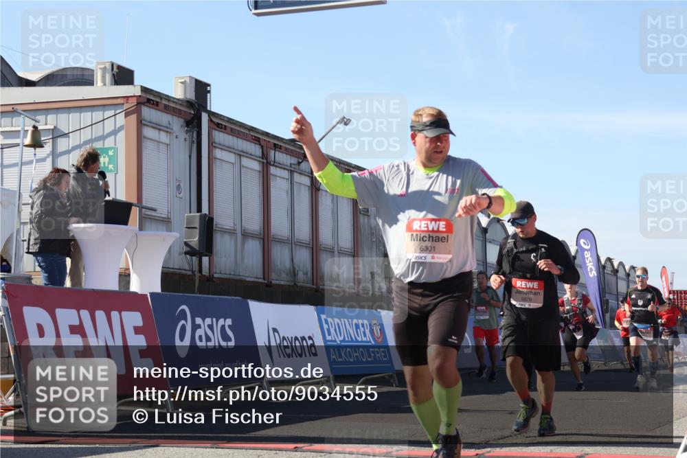 03.10.2025 - Köhlbrandbrückenlauf Luisa Fischer http://msf.ph/oto/9034555 03.10.2025 13:15:51 Ziel 4210, 4374, 4604, 4677, 4833, 4885, 5768, 5800, 5801, 5879, 6112, 6301, 6445, 6507, 6536 meine-sportfotos.de