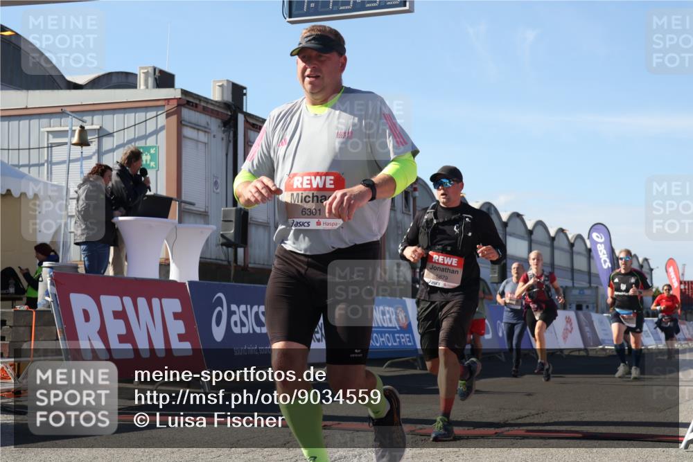 03.10.2025 - Köhlbrandbrückenlauf Luisa Fischer http://msf.ph/oto/9034559 03.10.2025 13:15:52 Ziel 4374, 4548, 4604, 4677, 4805, 4833, 4885, 5800, 5801, 5867, 5868, 5879, 6112, 6301, 6445, 6507, 6536 meine-sportfotos.de