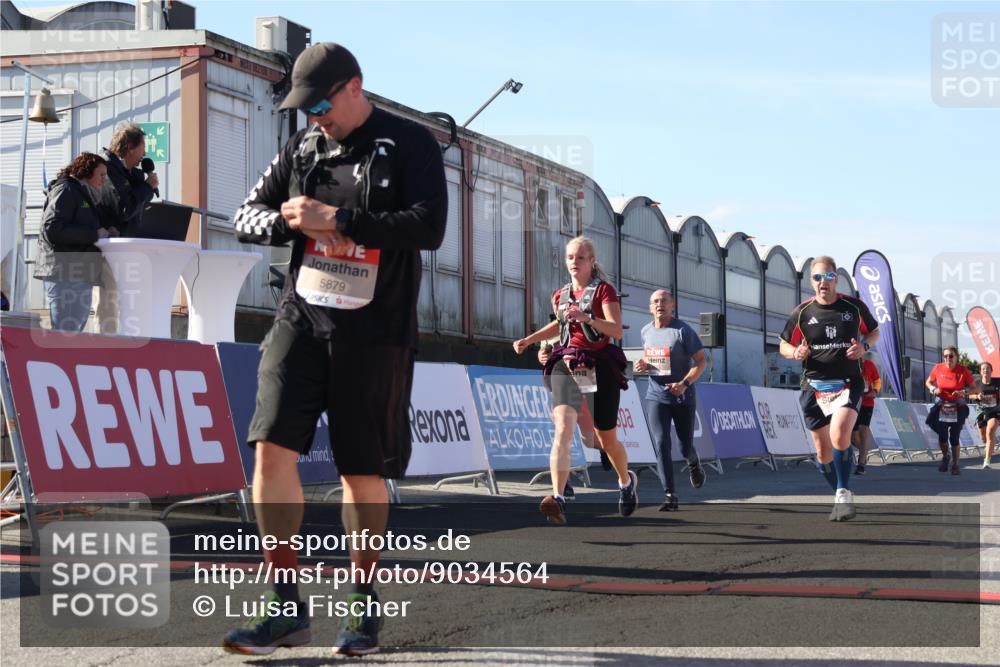 03.10.2025 - Köhlbrandbrückenlauf Luisa Fischer http://msf.ph/oto/9034564 03.10.2025 13:15:53 Ziel 4374, 4548, 4677, 4805, 4833, 4885, 5022, 5023, 5800, 5801, 5867, 5868, 5879, 6112, 6271, 6301, 6445, 6507, 6536 meine-sportfotos.de