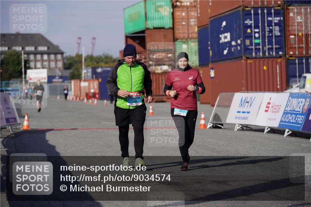 03.10.2025 - Köhlbrandbrückenlauf Michael Burmester http://msf.ph/oto/9034574 03.10.2025 10:44:27 Ziel 2517, 2545 meine-sportfotos.de