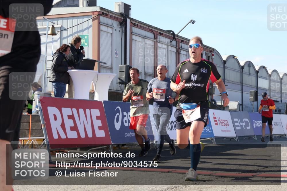 03.10.2025 - Köhlbrandbrückenlauf Luisa Fischer http://msf.ph/oto/9034575 03.10.2025 13:15:54 Ziel 4374, 4548, 4677, 4805, 4833, 4885, 5022, 5023, 5217, 5800, 5801, 5867, 5868, 5879, 6270, 6271, 6301, 6445, 6507, 6536 meine-sportfotos.de
