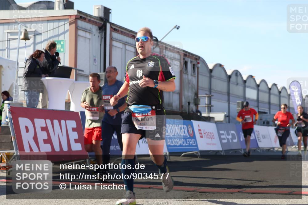 03.10.2025 - Köhlbrandbrückenlauf Luisa Fischer http://msf.ph/oto/9034577 03.10.2025 13:15:55 Ziel 4374, 4495, 4548, 4677, 4805, 4833, 4885, 5022, 5023, 5217, 5800, 5801, 5867, 5868, 5879, 6270, 6271, 6301, 6445, 6507, 6536 meine-sportfotos.de