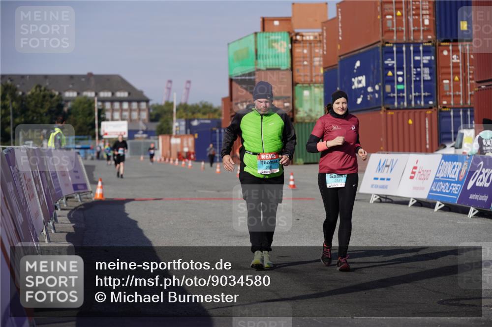 03.10.2025 - Köhlbrandbrückenlauf Michael Burmester http://msf.ph/oto/9034580 03.10.2025 10:44:29 Ziel 2517, 2545 meine-sportfotos.de