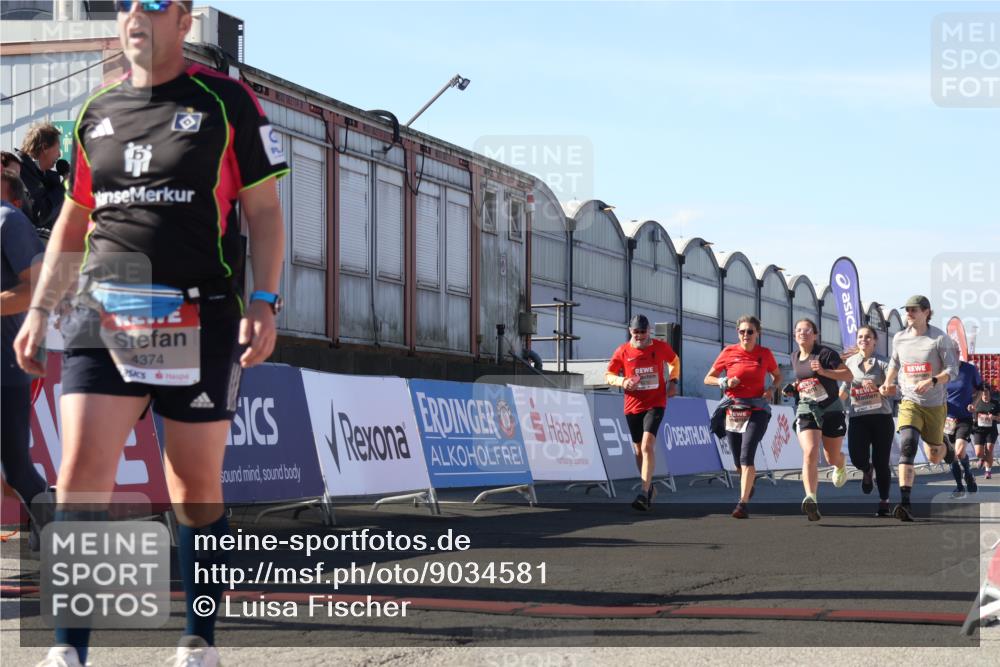 03.10.2025 - Köhlbrandbrückenlauf Luisa Fischer http://msf.ph/oto/9034581 03.10.2025 13:15:55 Ziel 4374, 4495, 4548, 4677, 4805, 4833, 4885, 5022, 5023, 5217, 5800, 5801, 5867, 5868, 5879, 6270, 6271, 6301, 6445, 6507, 6536 meine-sportfotos.de