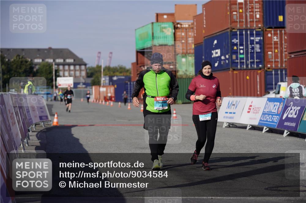 03.10.2025 - Köhlbrandbrückenlauf Michael Burmester http://msf.ph/oto/9034584 03.10.2025 10:44:29 Ziel 2517, 2545 meine-sportfotos.de