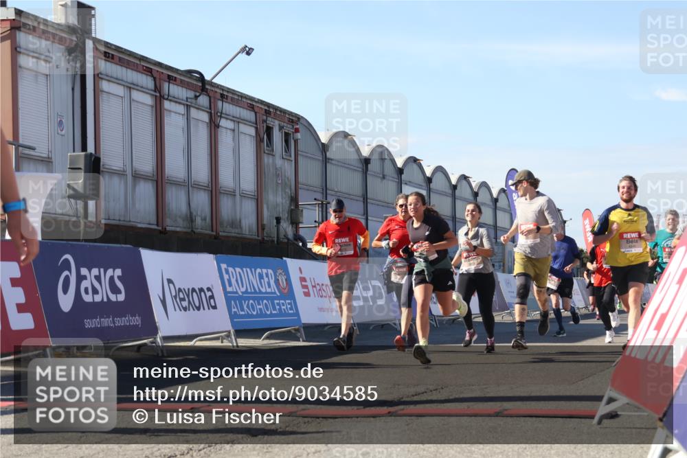 03.10.2025 - Köhlbrandbrückenlauf Luisa Fischer http://msf.ph/oto/9034585 03.10.2025 13:15:56 Ziel 4374, 4495, 4548, 4677, 4805, 4833, 5022, 5023, 5217, 5800, 5801, 5867, 5868, 5879, 6270, 6271, 6301, 6445, 6507, 6536 meine-sportfotos.de