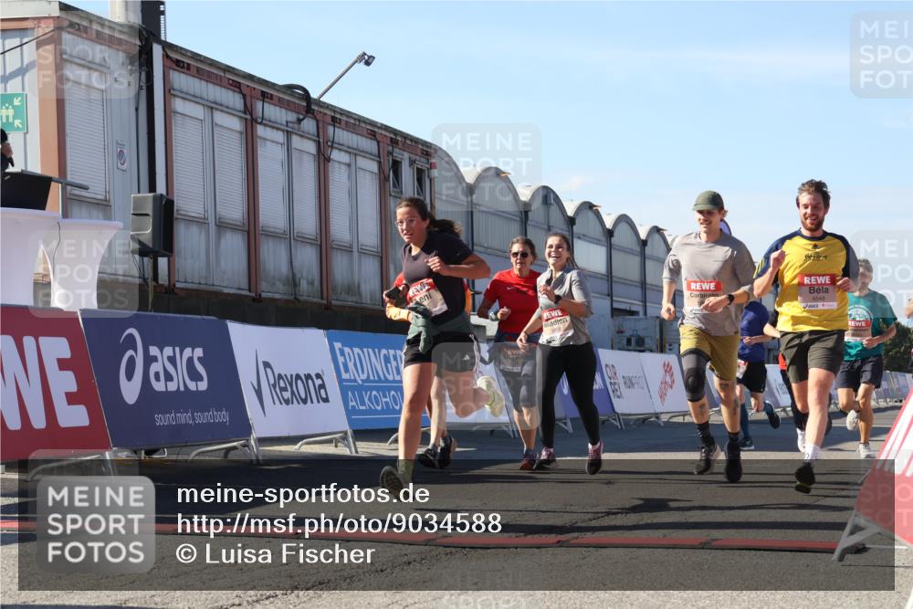 03.10.2025 - Köhlbrandbrückenlauf Luisa Fischer http://msf.ph/oto/9034588 03.10.2025 13:15:57 Ziel 4374, 4495, 4548, 4677, 4805, 4833, 5022, 5023, 5217, 5801, 5867, 5868, 5879, 6270, 6271, 6301, 6445, 6507, 6536 meine-sportfotos.de
