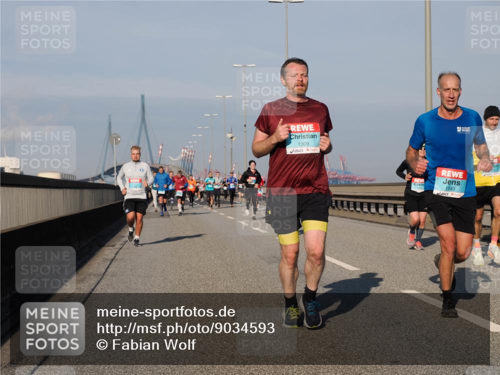 03.10.2025 - Köhlbrandbrückenlauf Fabian Wolf http://msf.ph/oto/9034593 03.10.2025 09:48:51 Position 3 1309, 1353, 1543 meine-sportfotos.de