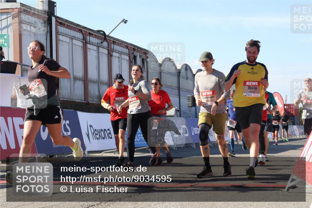 03.10.2025 - Köhlbrandbrückenlauf Luisa Fischer http://msf.ph/oto/9034595 03.10.2025 13:15:57 Ziel 4374, 4495, 4548, 4677, 4805, 4833, 5022, 5023, 5217, 5801, 5867, 5868, 5879, 6270, 6271, 6301, 6445, 6507, 6536 meine-sportfotos.de