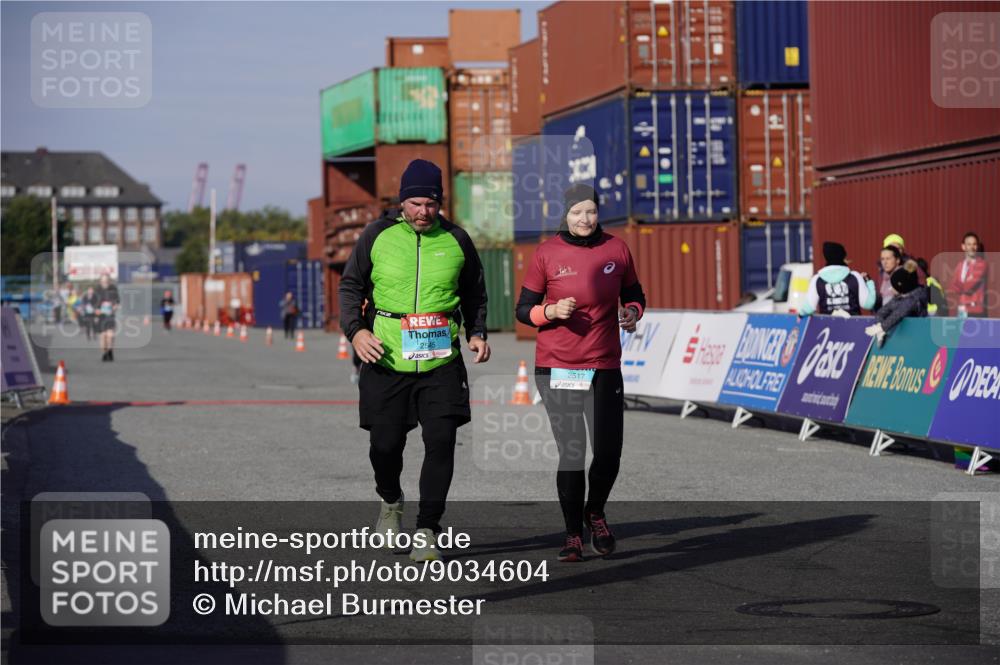 03.10.2025 - Köhlbrandbrückenlauf Michael Burmester http://msf.ph/oto/9034604 03.10.2025 10:44:29 Ziel 2517, 2545 meine-sportfotos.de