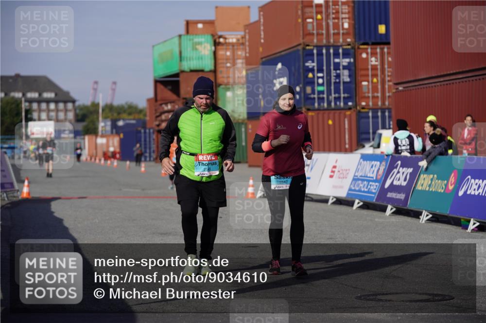03.10.2025 - Köhlbrandbrückenlauf Michael Burmester http://msf.ph/oto/9034610 03.10.2025 10:44:29 Ziel 2517, 2545 meine-sportfotos.de