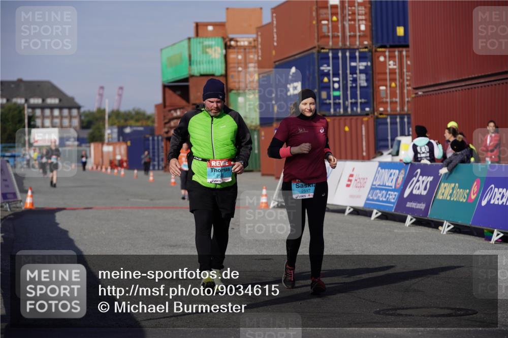 03.10.2025 - Köhlbrandbrückenlauf Michael Burmester http://msf.ph/oto/9034615 03.10.2025 10:44:29 Ziel 2517, 2545 meine-sportfotos.de