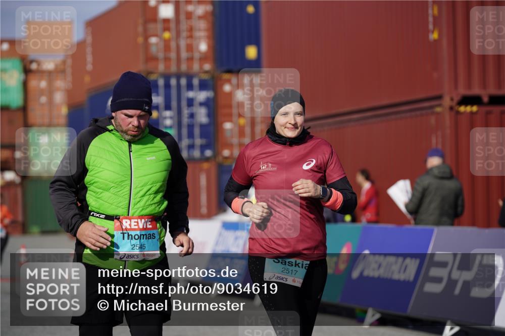 03.10.2025 - Köhlbrandbrückenlauf Michael Burmester http://msf.ph/oto/9034619 03.10.2025 10:44:31 Ziel 2517, 2545 meine-sportfotos.de