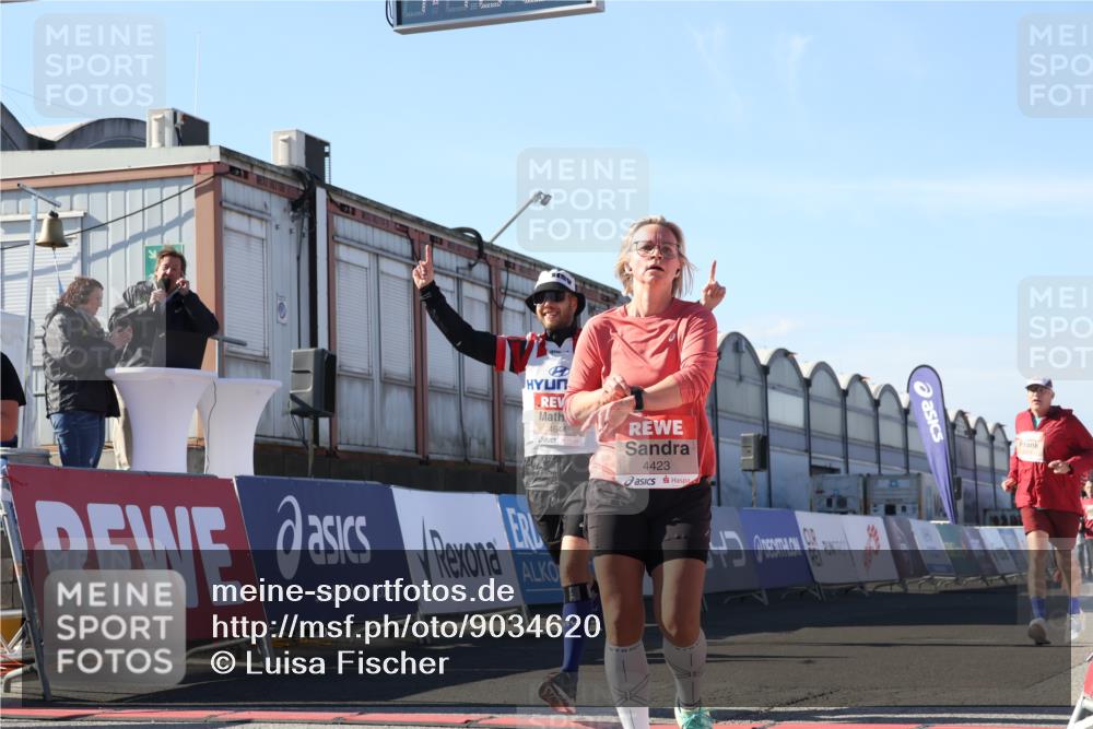 03.10.2025 - Köhlbrandbrückenlauf Luisa Fischer http://msf.ph/oto/9034620 03.10.2025 13:16:05 Ziel 4311, 4374, 4423, 4495, 4548, 4644, 4805, 4833, 5022, 5023, 5068, 5217, 5336, 5867, 5868, 6270, 6271, 6507, 6712 meine-sportfotos.de